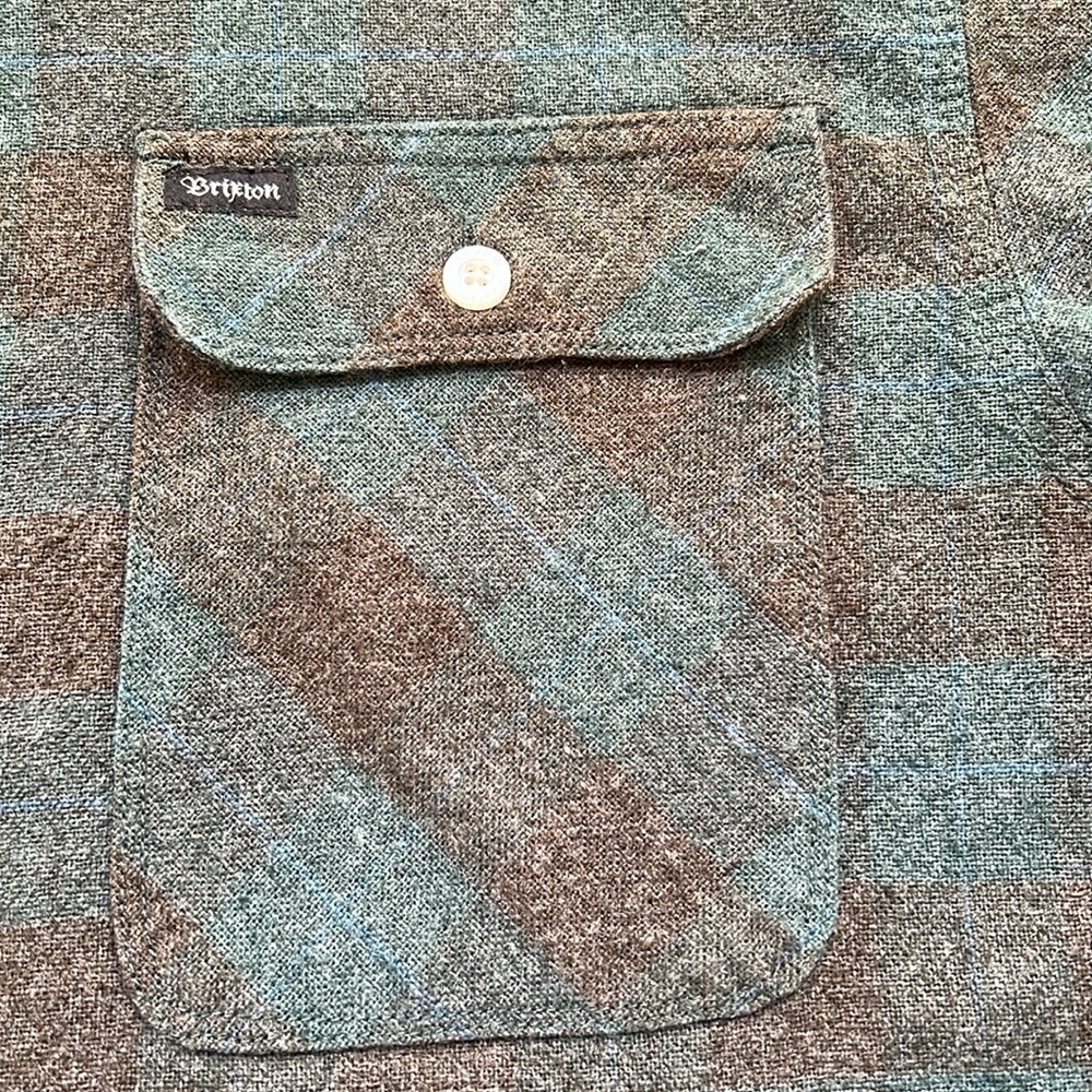 BRIXTON Men's Bowery Long Sleeve Rugged Classic Flannel in Ocean Plaid - Picture 6 of 13